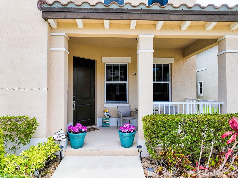 For Sale: $585,000 (4 beds, 2 baths, 2264 Square Feet)