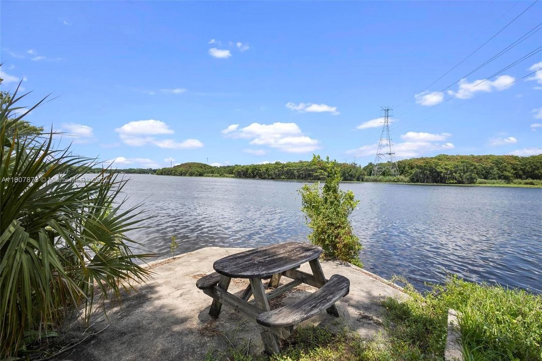 Active With Contract: $620,500 (2 beds, 3 baths, 2322 Square Feet)