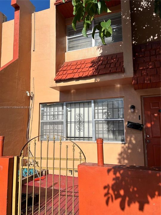 En Venta: $195,000 (2 camas, 2 baños, 1096 Pies cuadrados)