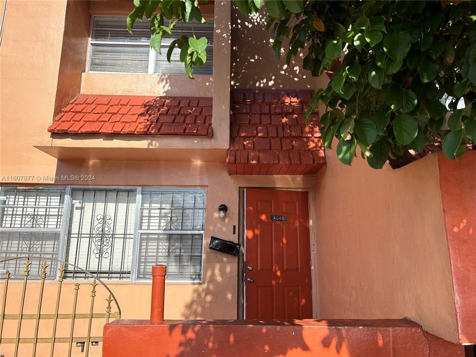 En Venta: $195,000 (2 camas, 2 baños, 1096 Pies cuadrados)