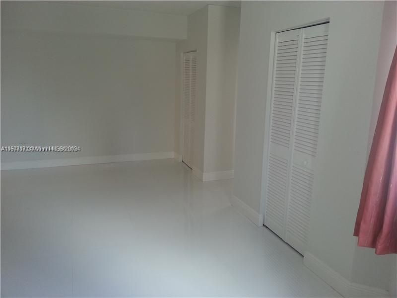 For Rent: $3,000 (2 beds, 2 baths, 990 Square Feet)