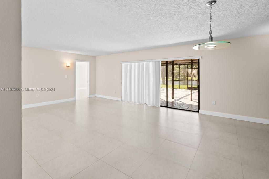 Active With Contract: $2,800 (2 beds, 2 baths, 1665 Square Feet)