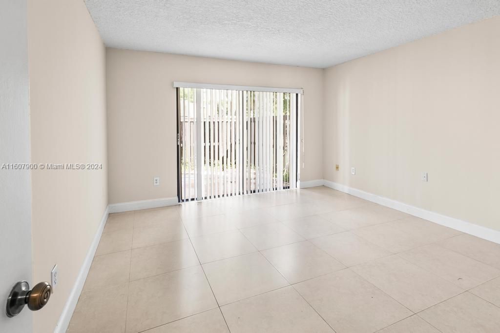 Active With Contract: $2,800 (2 beds, 2 baths, 1665 Square Feet)