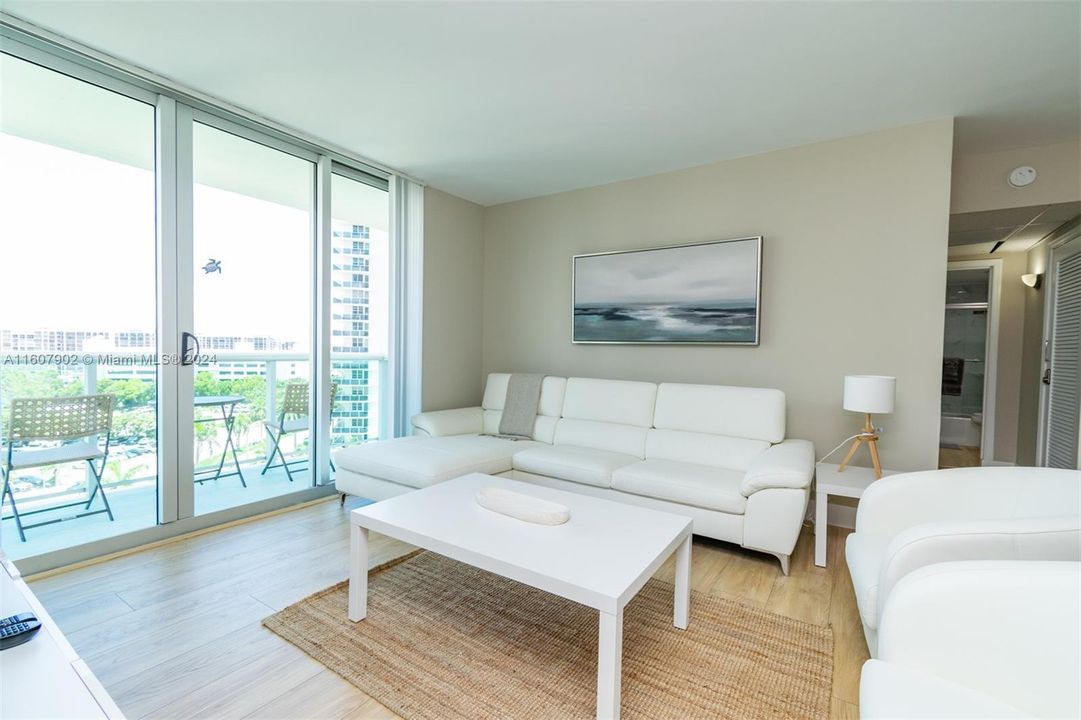 For Sale: $790,000 (2 beds, 2 baths, 1176 Square Feet)