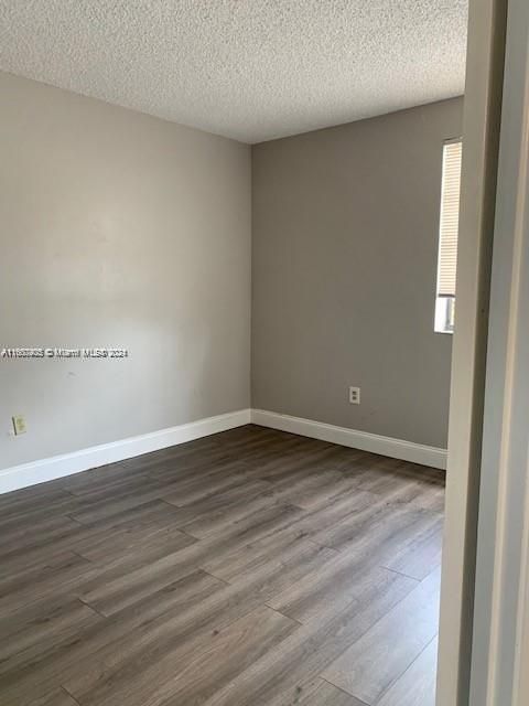 Recently Rented: $1,900 (2 beds, 2 baths, 970 Square Feet)