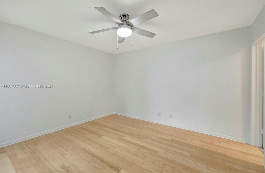 For Rent: $2,300 (1 beds, 1 baths, 600 Square Feet)
