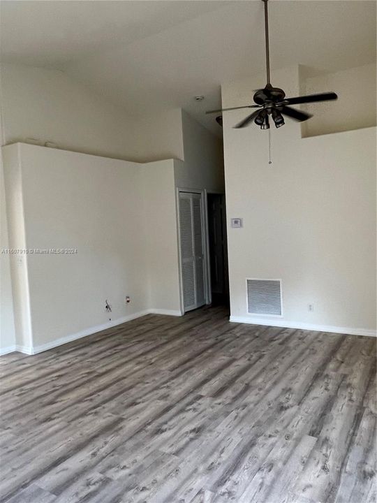 Active With Contract: $3,250 (3 beds, 2 baths, 1726 Square Feet)