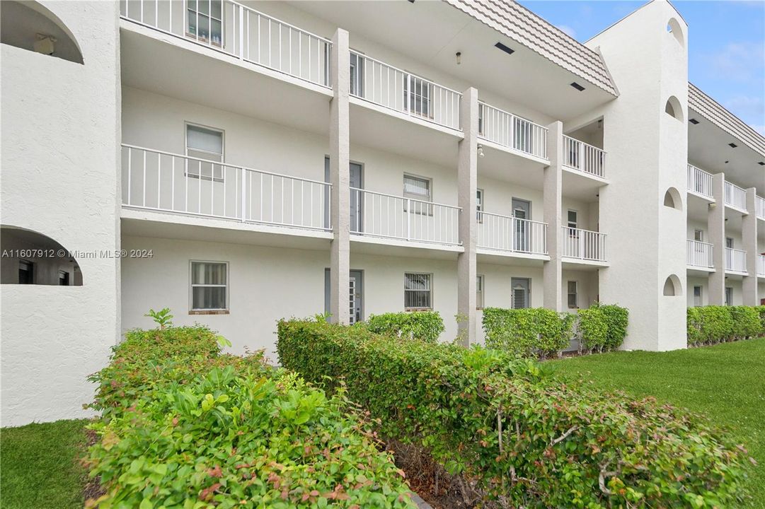 Active With Contract: $89,999 (1 beds, 1 baths, 640 Square Feet)