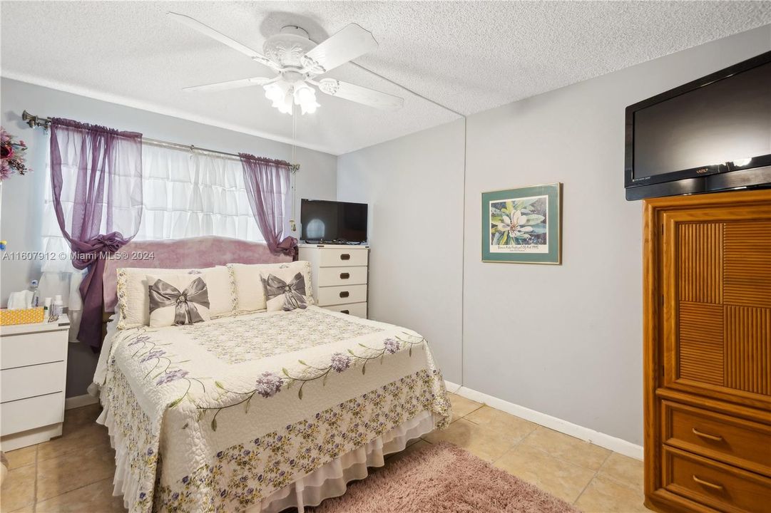 Active With Contract: $89,999 (1 beds, 1 baths, 640 Square Feet)