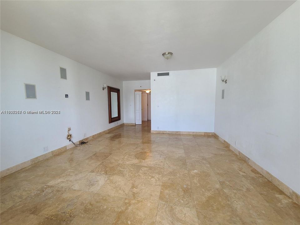 For Sale: $320,000 (0 beds, 1 baths, 478 Square Feet)