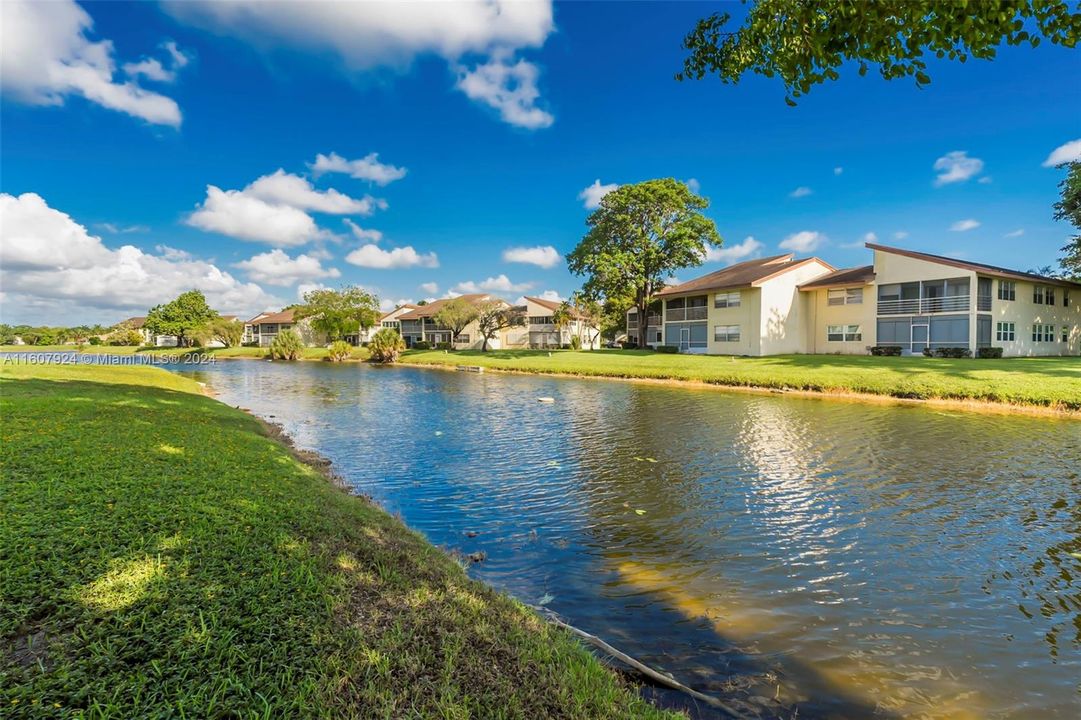 For Sale: $330,000 (3 beds, 2 baths, 1789 Square Feet)