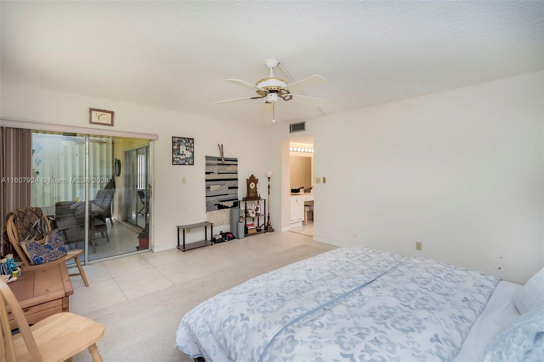 For Sale: $330,000 (3 beds, 2 baths, 1789 Square Feet)