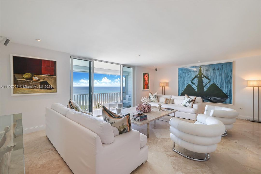 For Sale: $1,750,000 (2 beds, 2 baths, 1320 Square Feet)