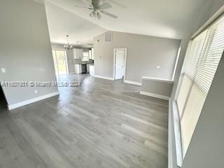 For Sale: $314,900 (3 beds, 2 baths, 1214 Square Feet)