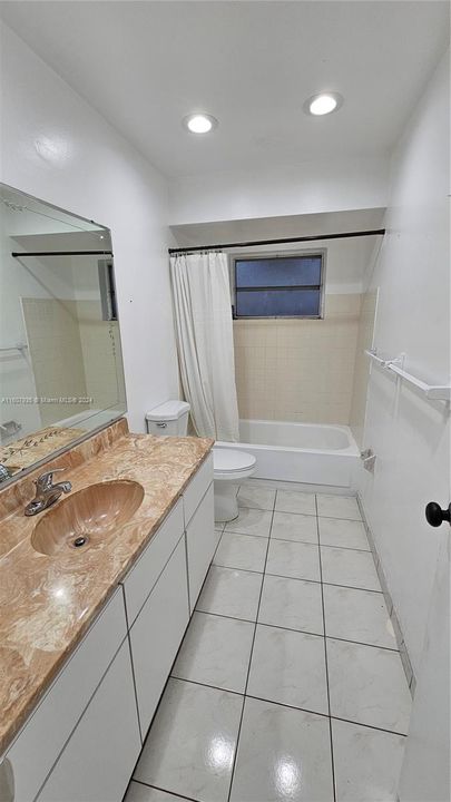 Recently Rented: $3,300 (3 beds, 2 baths, 1545 Square Feet)