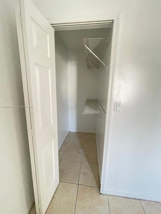 For Rent: $1,950 (2 beds, 2 baths, 815 Square Feet)
