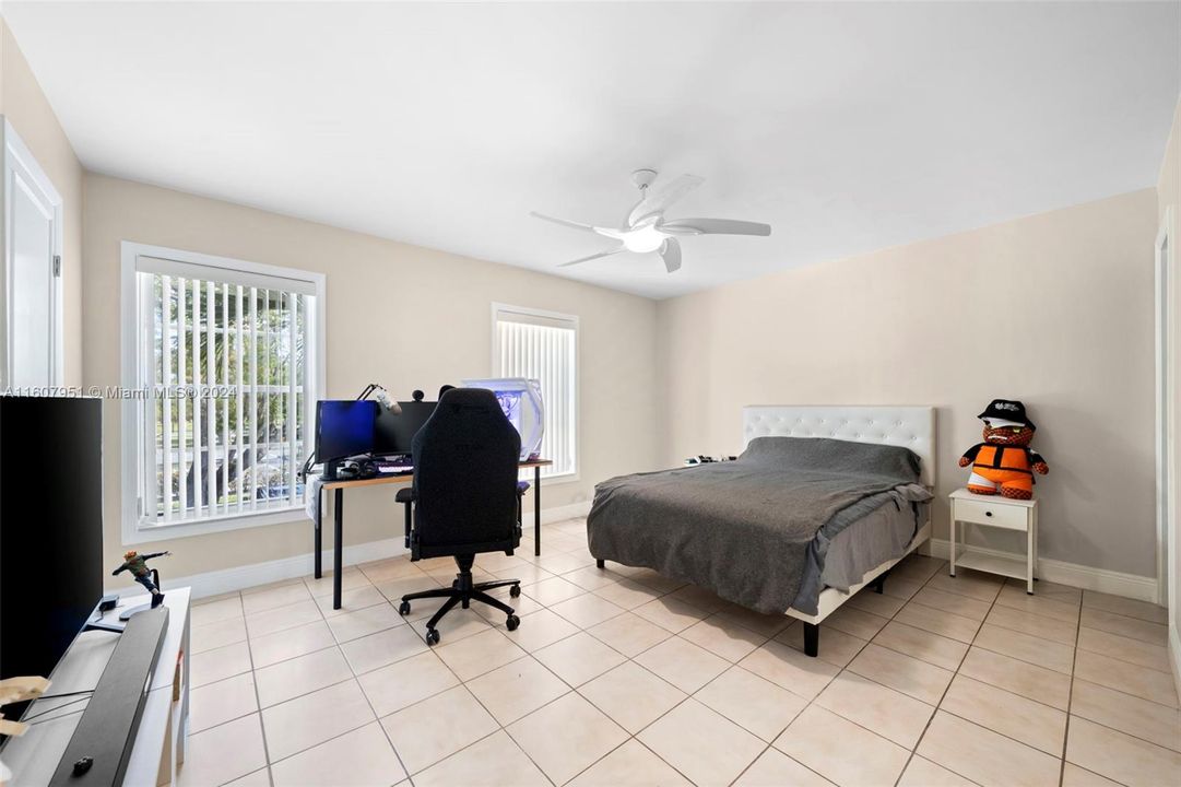 Active With Contract: $465,000 (2 beds, 2 baths, 1750 Square Feet)