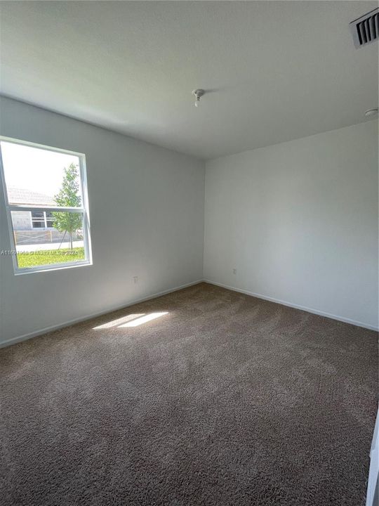 For Rent: $1,600 (1 beds, 1 baths, 2944 Square Feet)