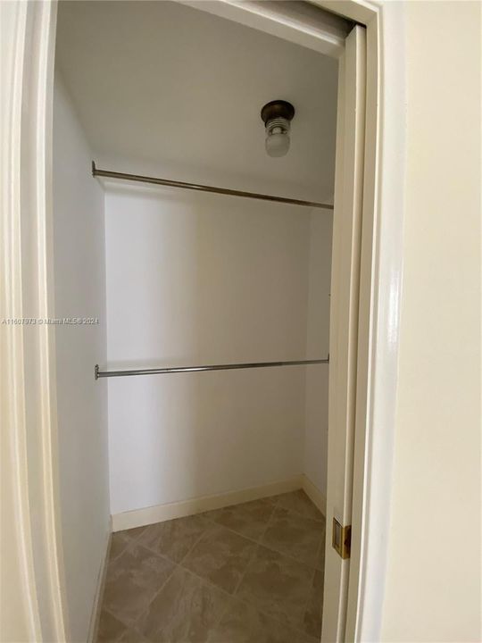 For Sale: $209,000 (2 beds, 2 baths, 1148 Square Feet)