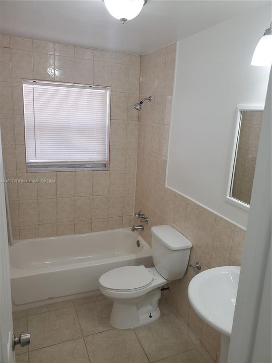 For Rent: $2,700 (3 beds, 2 baths, 1056 Square Feet)