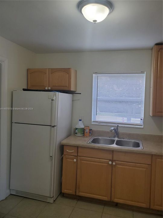 For Rent: $2,700 (3 beds, 2 baths, 1056 Square Feet)
