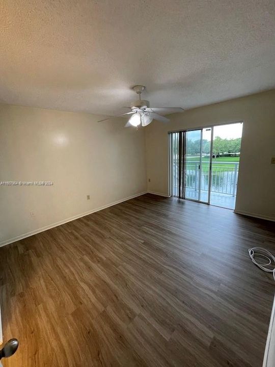 Active With Contract: $2,300 (2 beds, 2 baths, 1113 Square Feet)