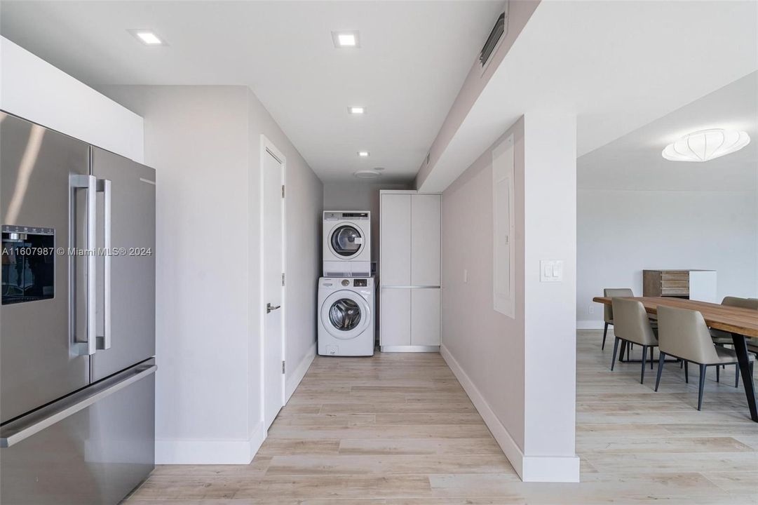 For Sale: $1,990,000 (2 beds, 2 baths, 1496 Square Feet)