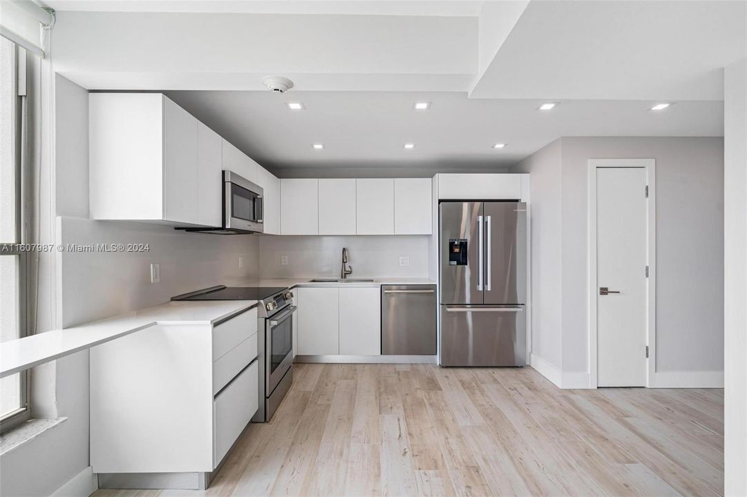 For Sale: $1,990,000 (2 beds, 2 baths, 1496 Square Feet)