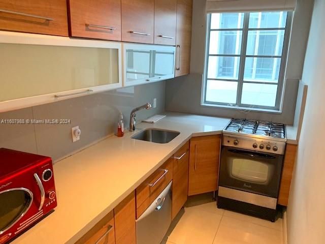 For Rent: $2,100 (1 beds, 1 baths, 448 Square Feet)