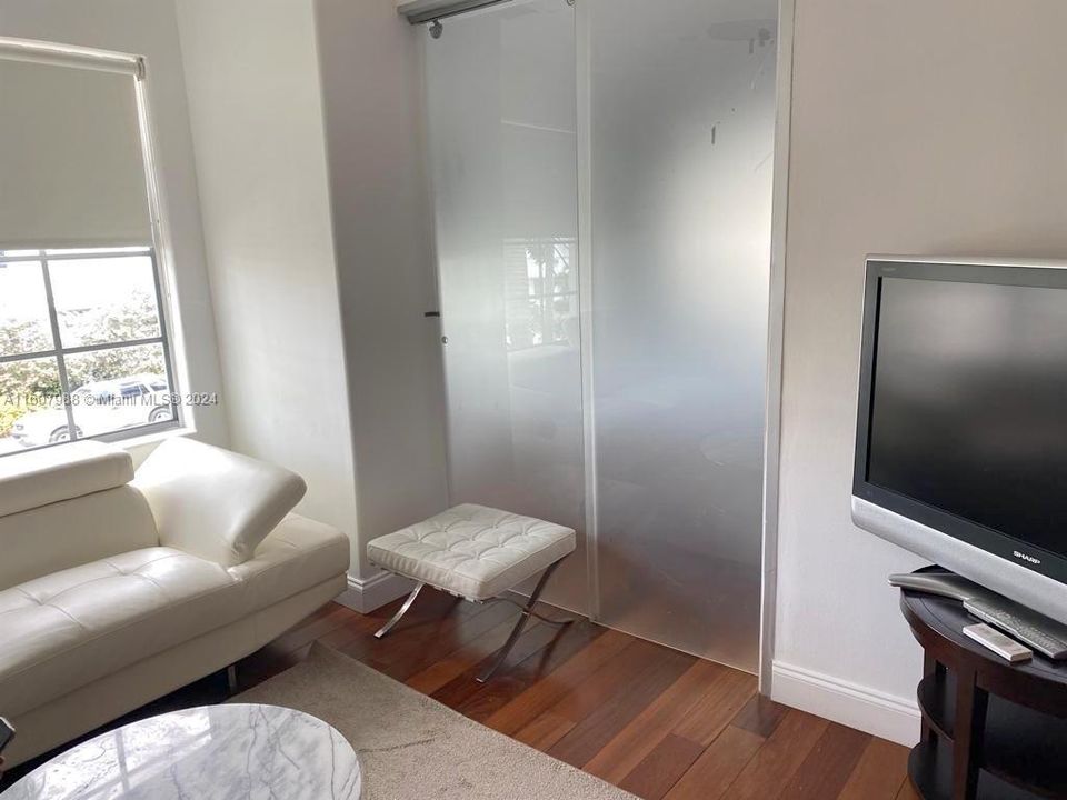 For Rent: $2,100 (1 beds, 1 baths, 448 Square Feet)