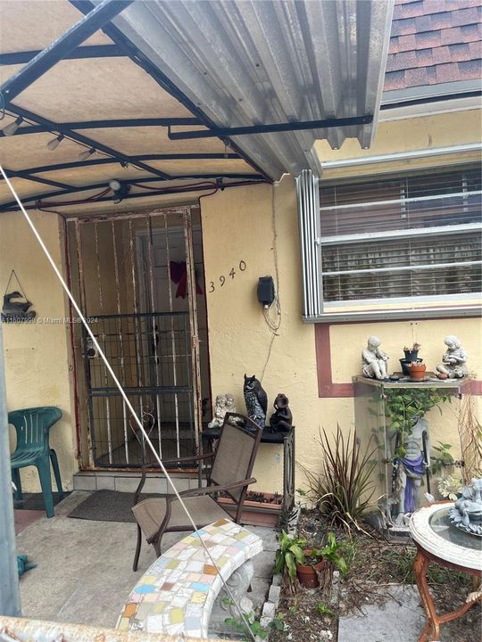 Vendido Recientemente: $369,900 (4 camas, 2 baños, 1231 Pies cuadrados)