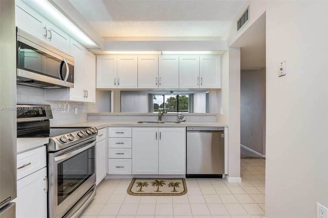 Active With Contract: $269,900 (2 beds, 2 baths, 1442 Square Feet)