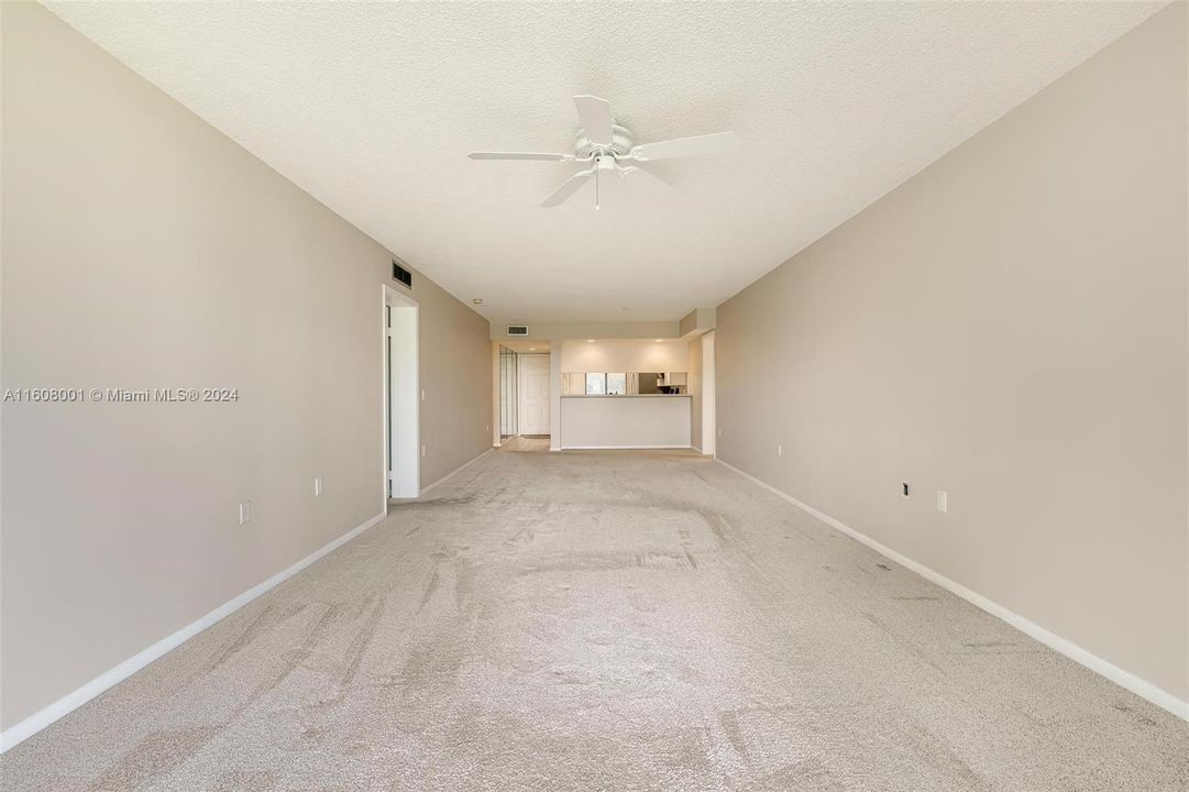 Active With Contract: $269,900 (2 beds, 2 baths, 1442 Square Feet)