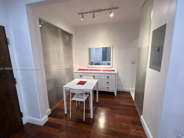 For Rent: $2,000 (1 beds, 1 baths, 451 Square Feet)