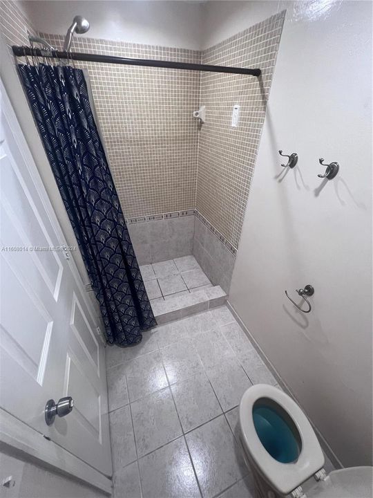 For Rent: $2,200 (2 beds, 2 baths, 983 Square Feet)