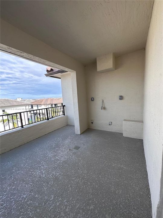 Active With Contract: $4,100 (3 beds, 2 baths, 0 Square Feet)