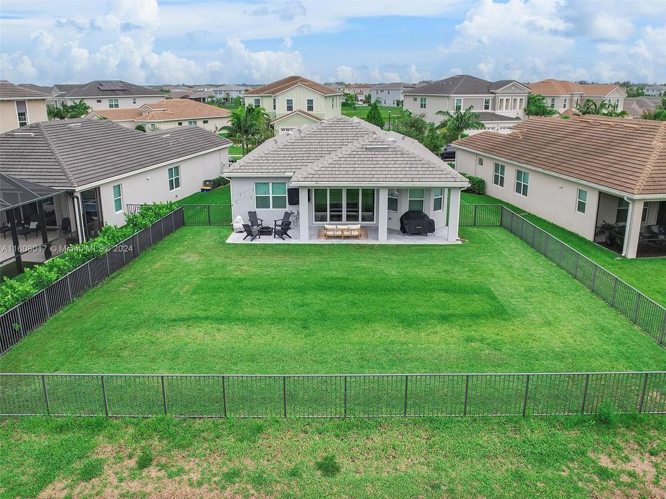 For Sale: $599,000 (3 beds, 2 baths, 1726 Square Feet)