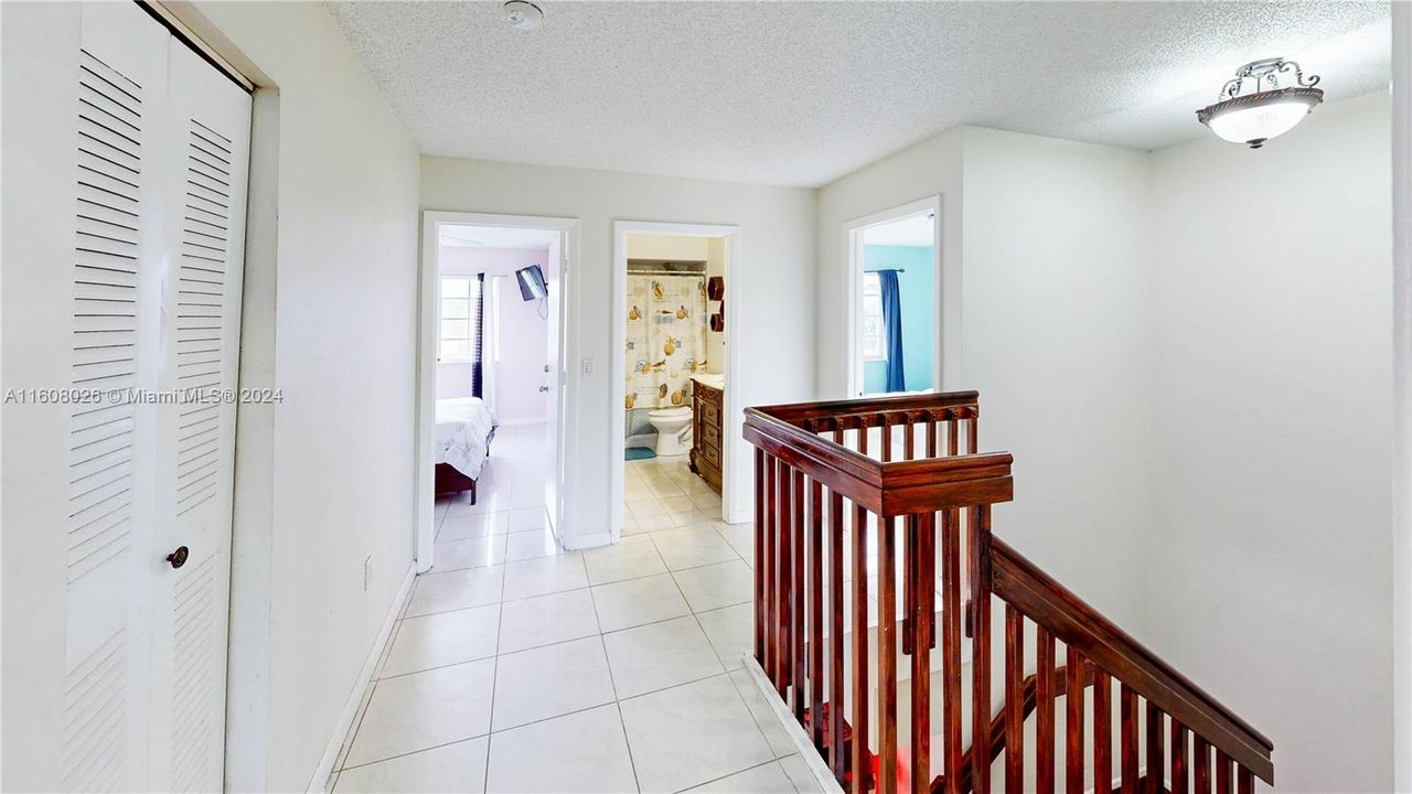 For Sale: $485,000 (3 beds, 2 baths, 1715 Square Feet)