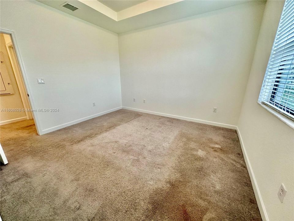 For Rent: $2,600 (3 beds, 2 baths, 1427 Square Feet)