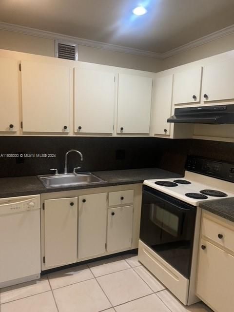 For Rent: $1,600 (2 beds, 1 baths, 954 Square Feet)