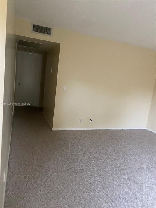 For Rent: $1,600 (2 beds, 1 baths, 954 Square Feet)