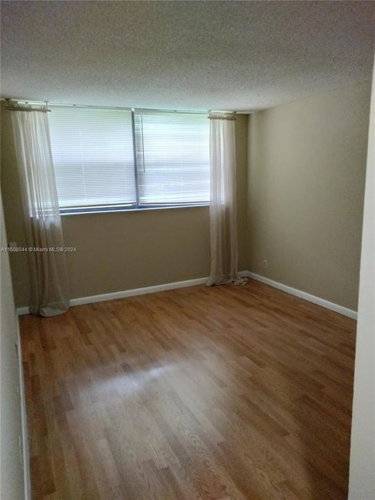 For Rent: $2,600 (2 beds, 2 baths, 1235 Square Feet)