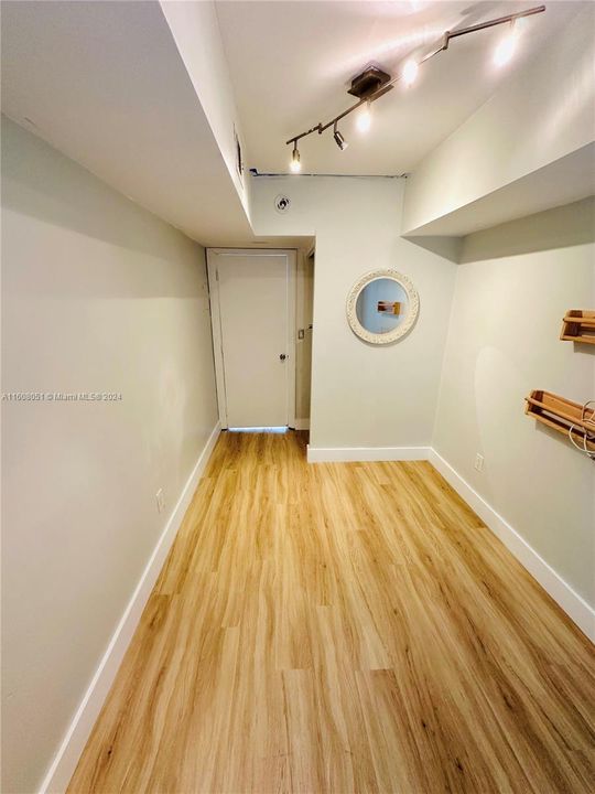 Recently Rented: $2,700 (2 beds, 1 baths, 585 Square Feet)