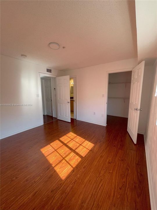 For Rent: $3,300 (2 beds, 2 baths, 1270 Square Feet)