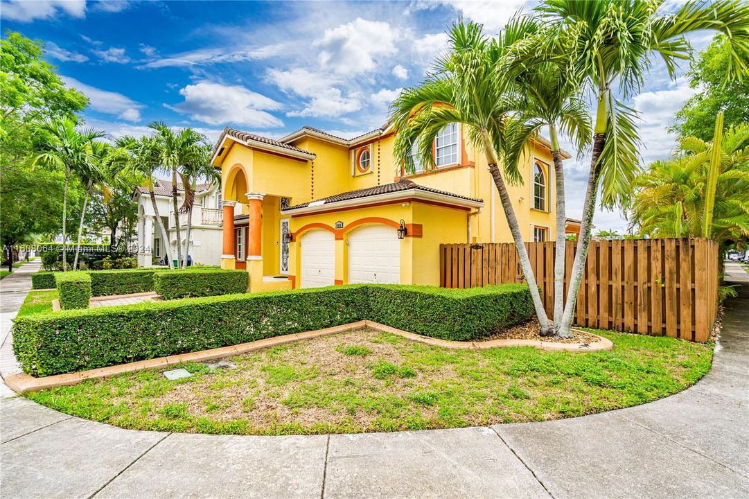 For Sale: $1,000,000 (4 beds, 3 baths, 2801 Square Feet)