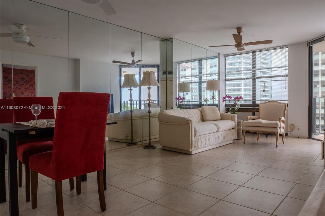 En Venta: $475,000 (1 camas, 1 baños, 868 Pies cuadrados)