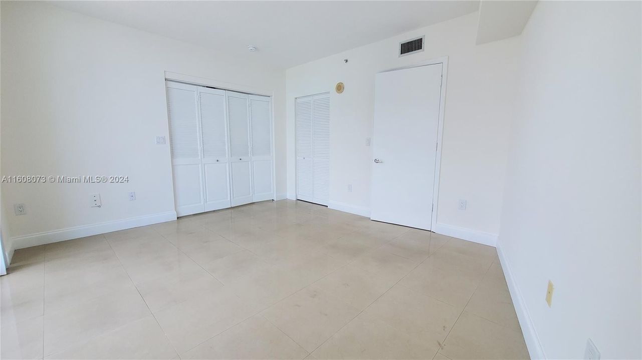 For Sale: $559,000 (2 beds, 2 baths, 1274 Square Feet)