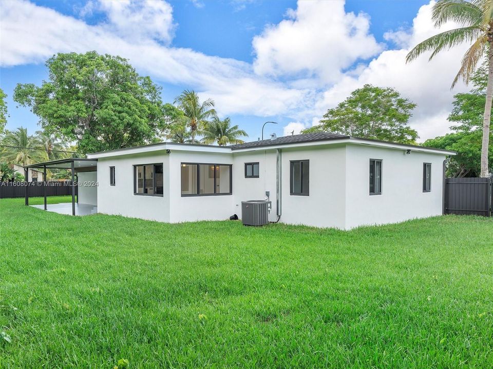 For Sale: $985,000 (3 beds, 2 baths, 1620 Square Feet)