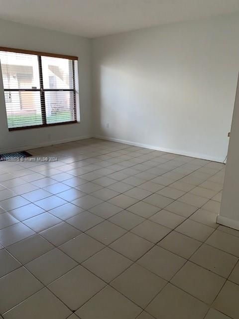 En Venta: $269,000 (2 camas, 2 baños, 750 Pies cuadrados)