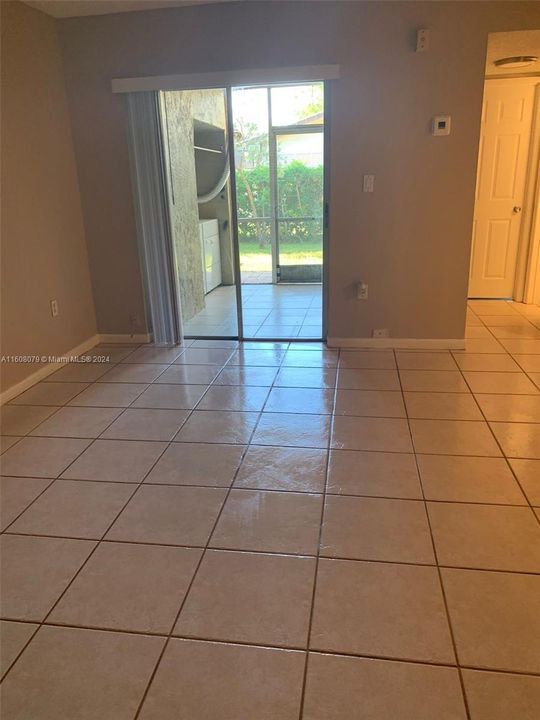 Recently Rented: $2,000 (2 beds, 2 baths, 880 Square Feet)